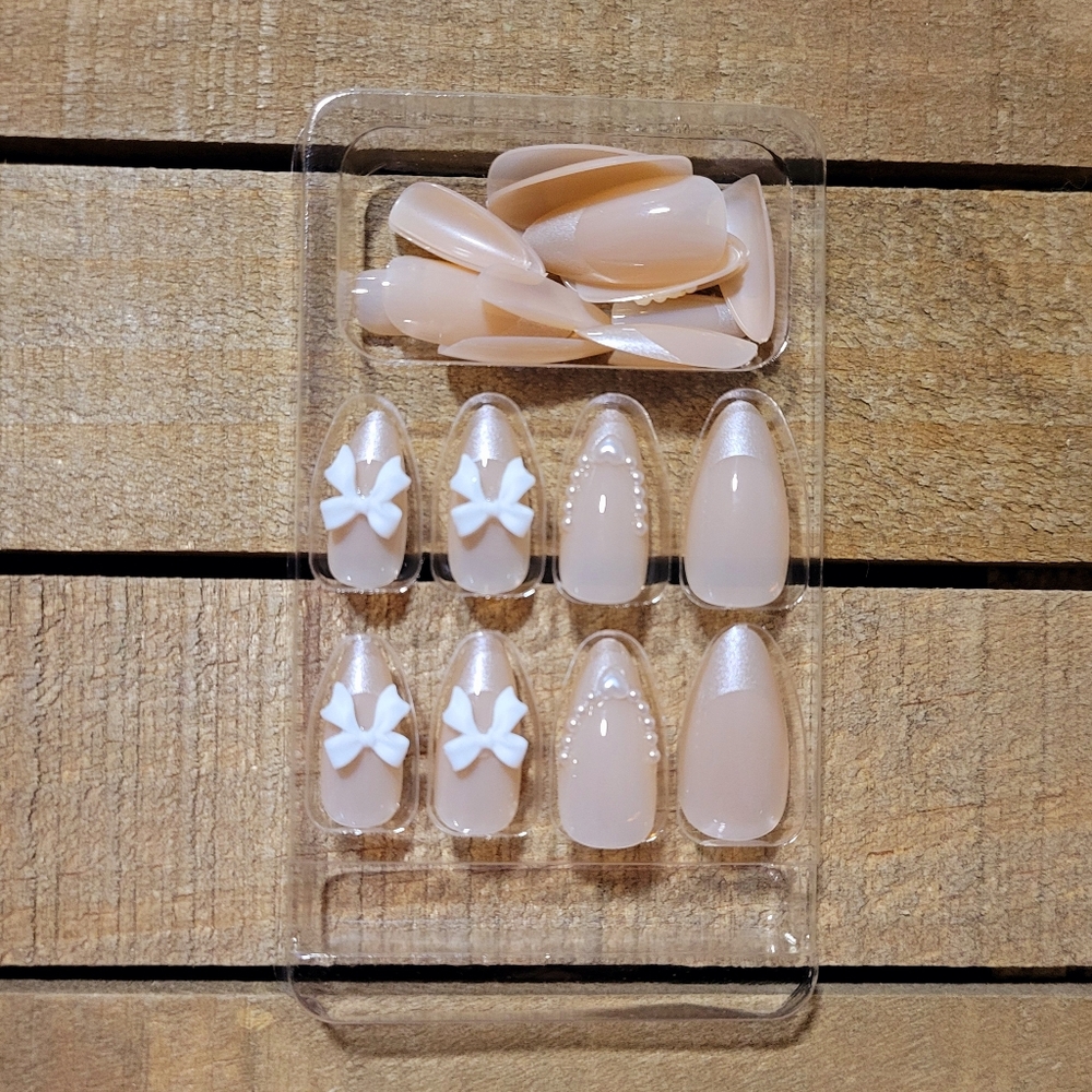 Boutique Press On Nails